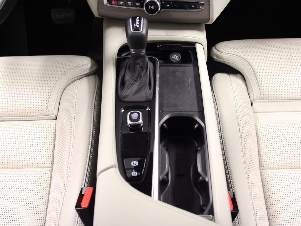 used 2022 Volvo XC90 car, priced at $29,380