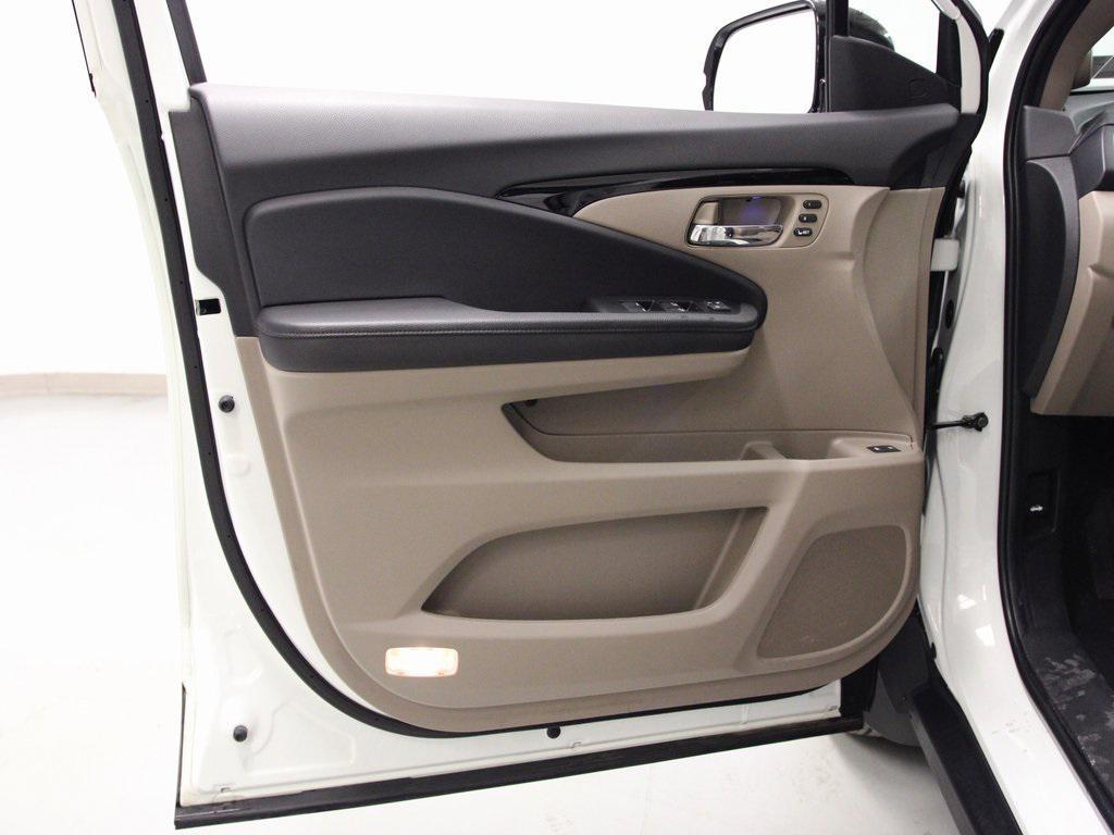 used 2021 Honda Pilot car, priced at $34,380