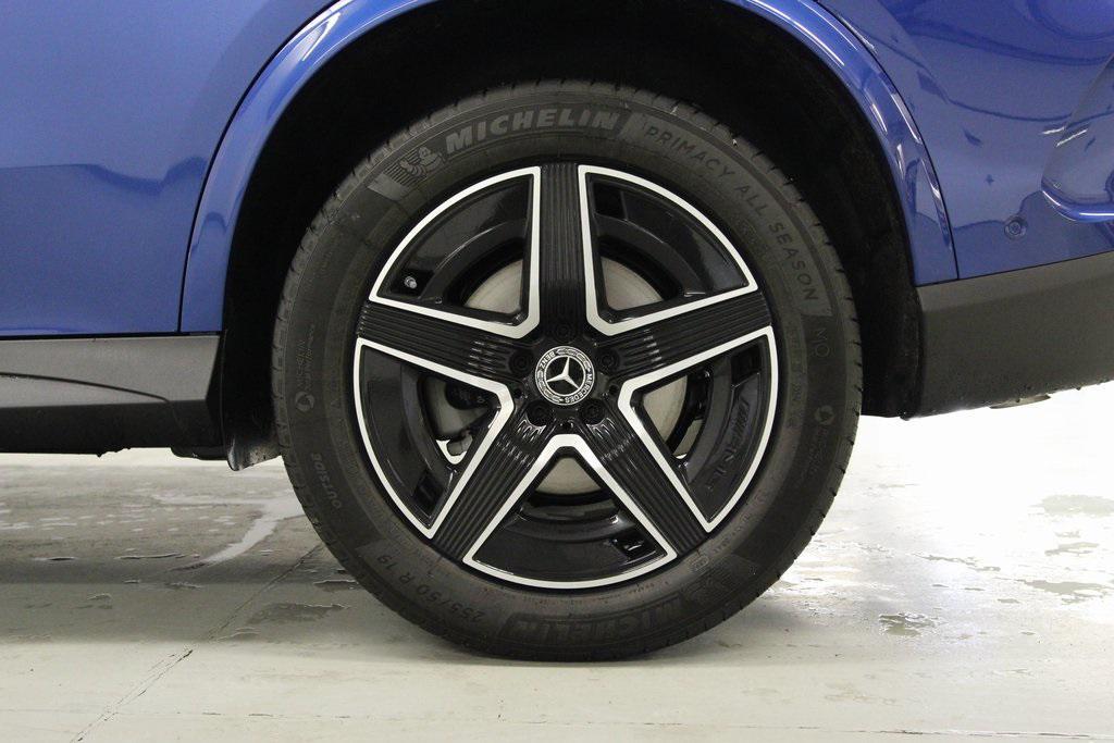 new 2026 Mercedes-Benz GLC 300 car, priced at $59,525