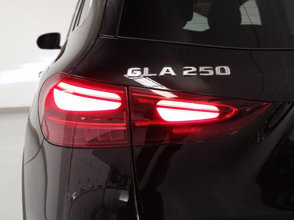 used 2025 Mercedes-Benz GLA 250 car, priced at $37,880