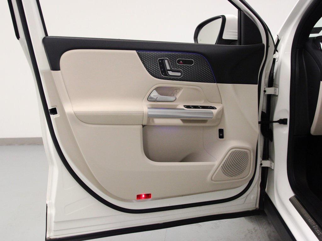 used 2025 Mercedes-Benz GLA 250 car, priced at $37,880