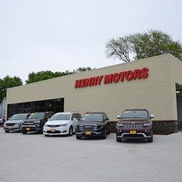 Dealership gallery photo 1