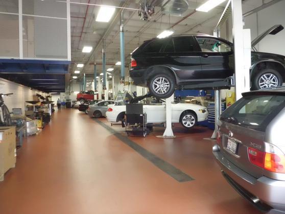 Dealership gallery photo 5