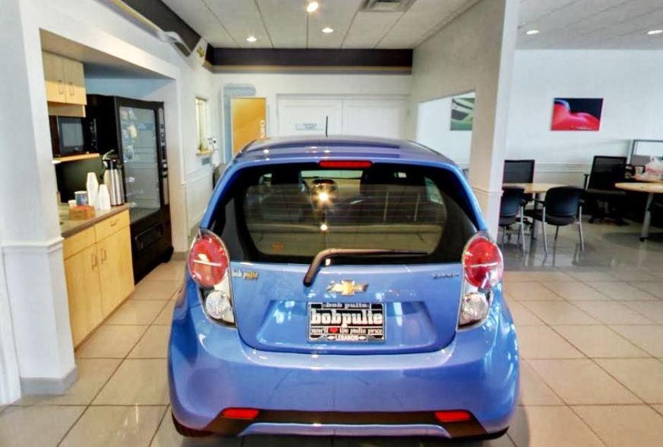 Dealership gallery photo 3