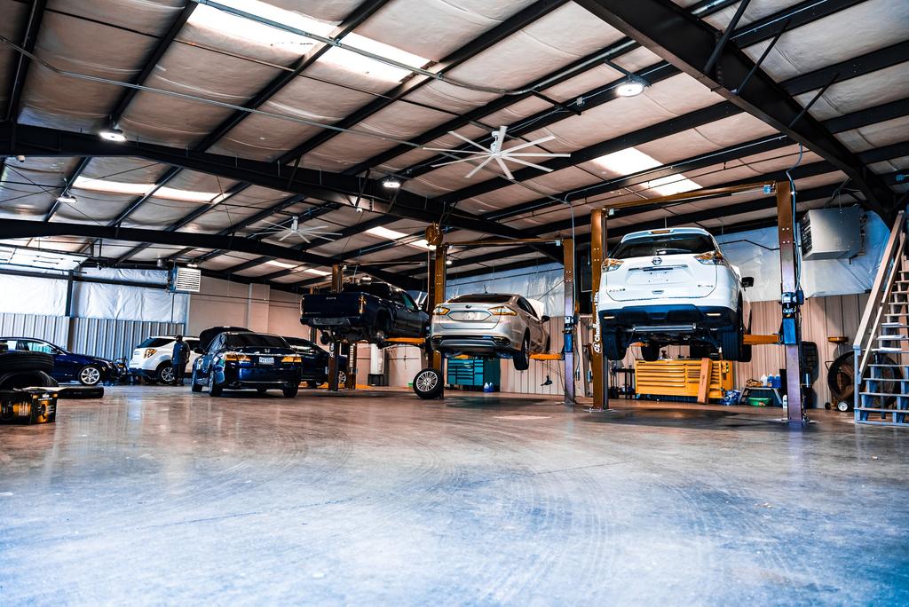 Dealership gallery photo 4