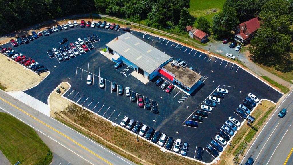 Dealership gallery photo 1