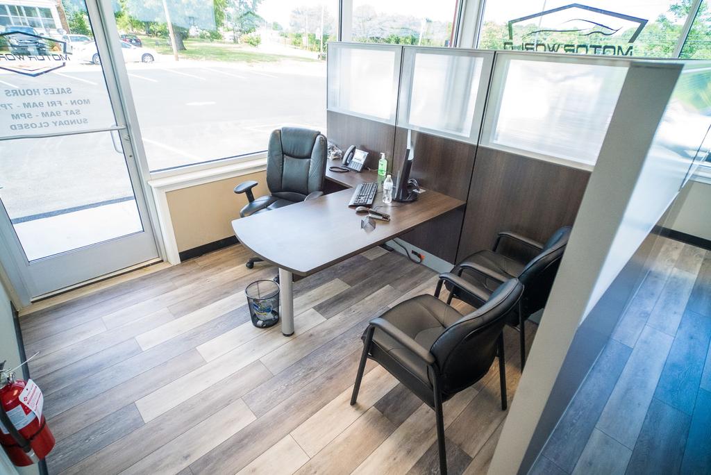 Dealership gallery photo 3