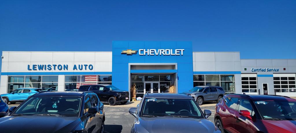 Dealership gallery photo 2