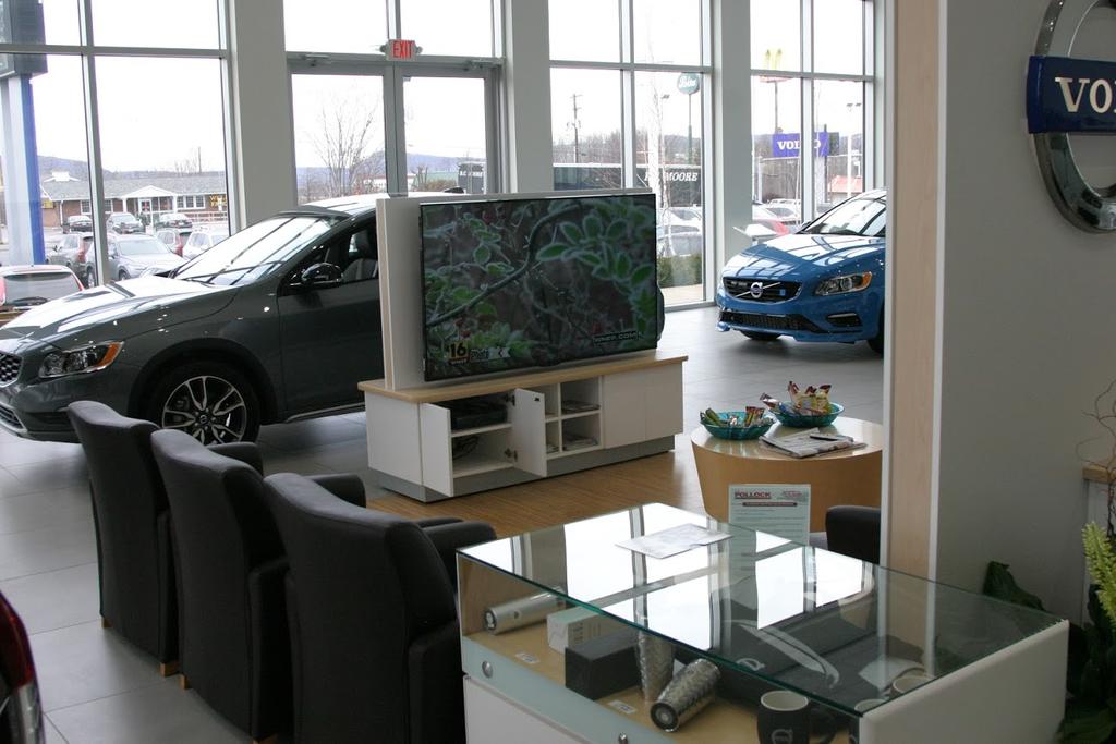 Dealership gallery photo 11