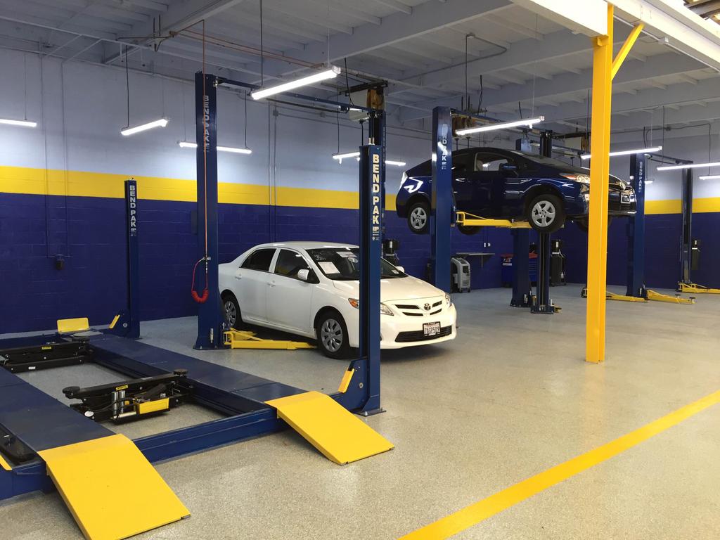 Dealership gallery photo 9