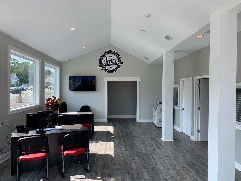 Dealership gallery photo 2