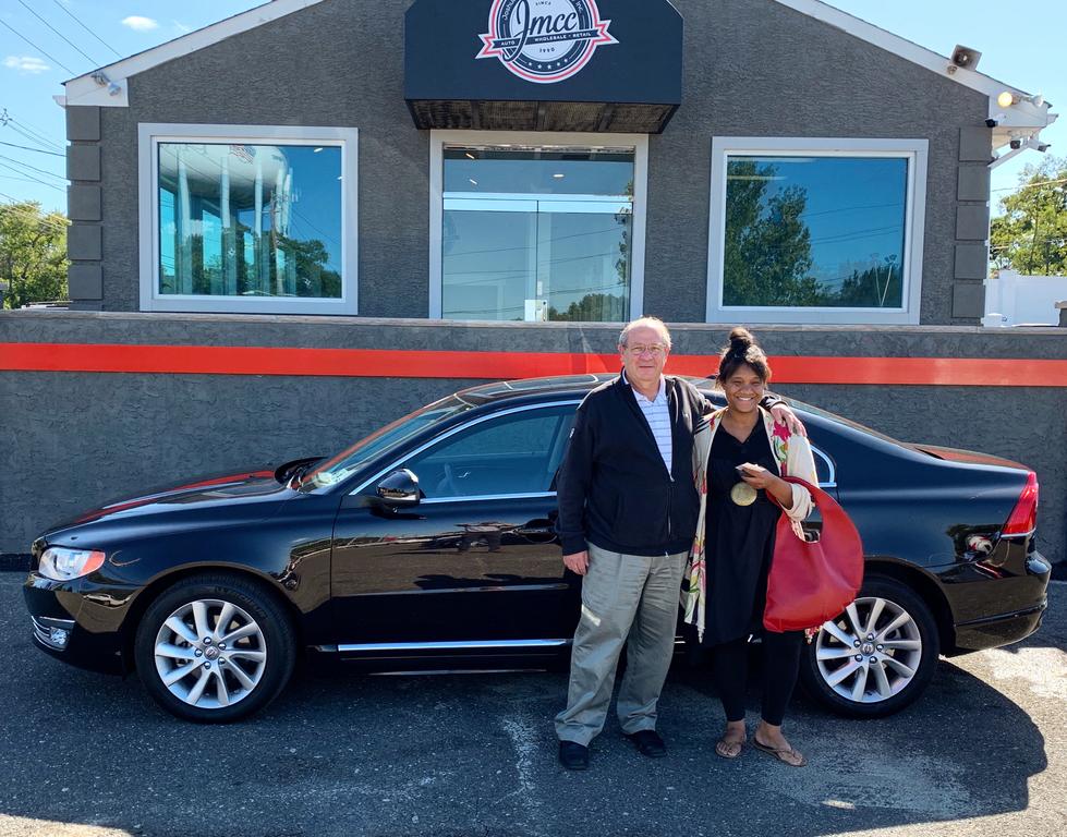 Dealership gallery photo 4