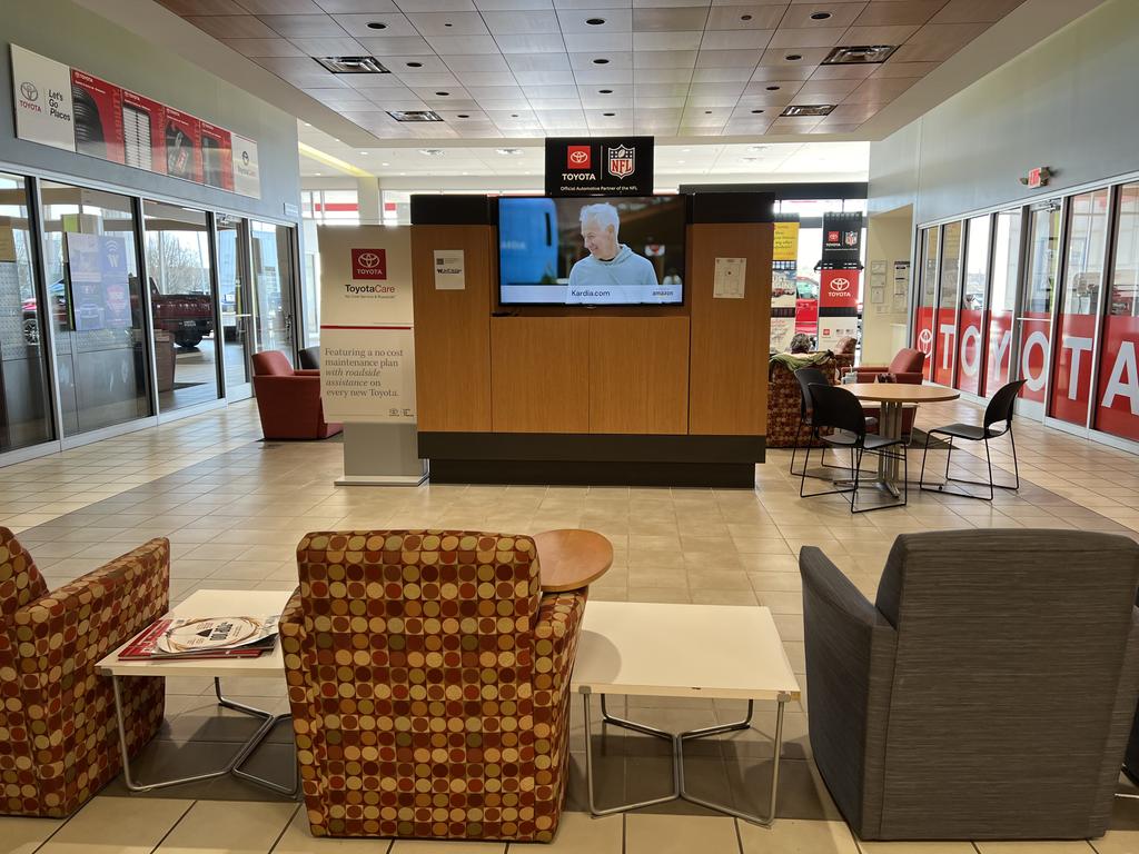 Dealership gallery photo 8