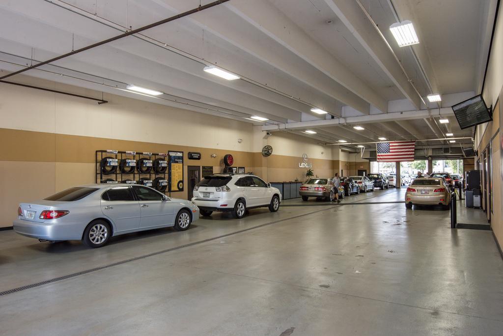 Dealership gallery photo 4