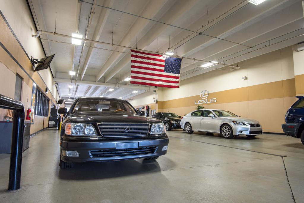 Dealership gallery photo 5