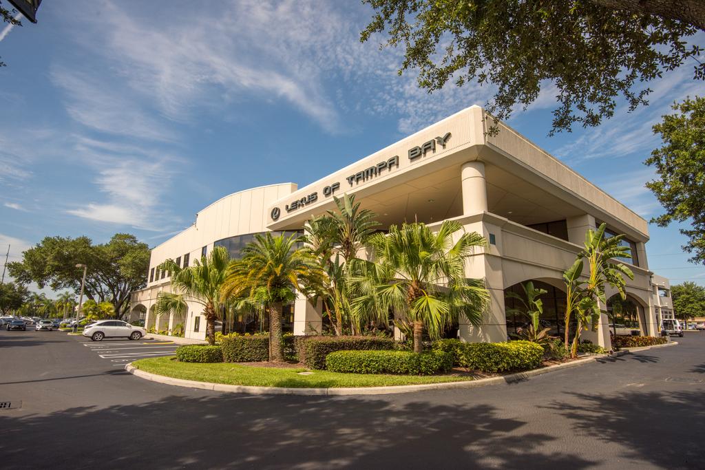 Dealership gallery photo 1