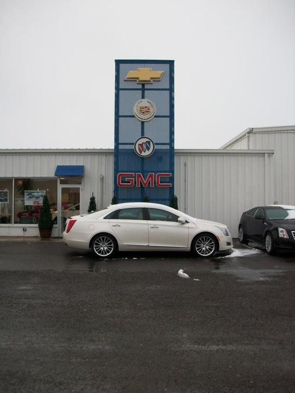 Dealership gallery photo 1