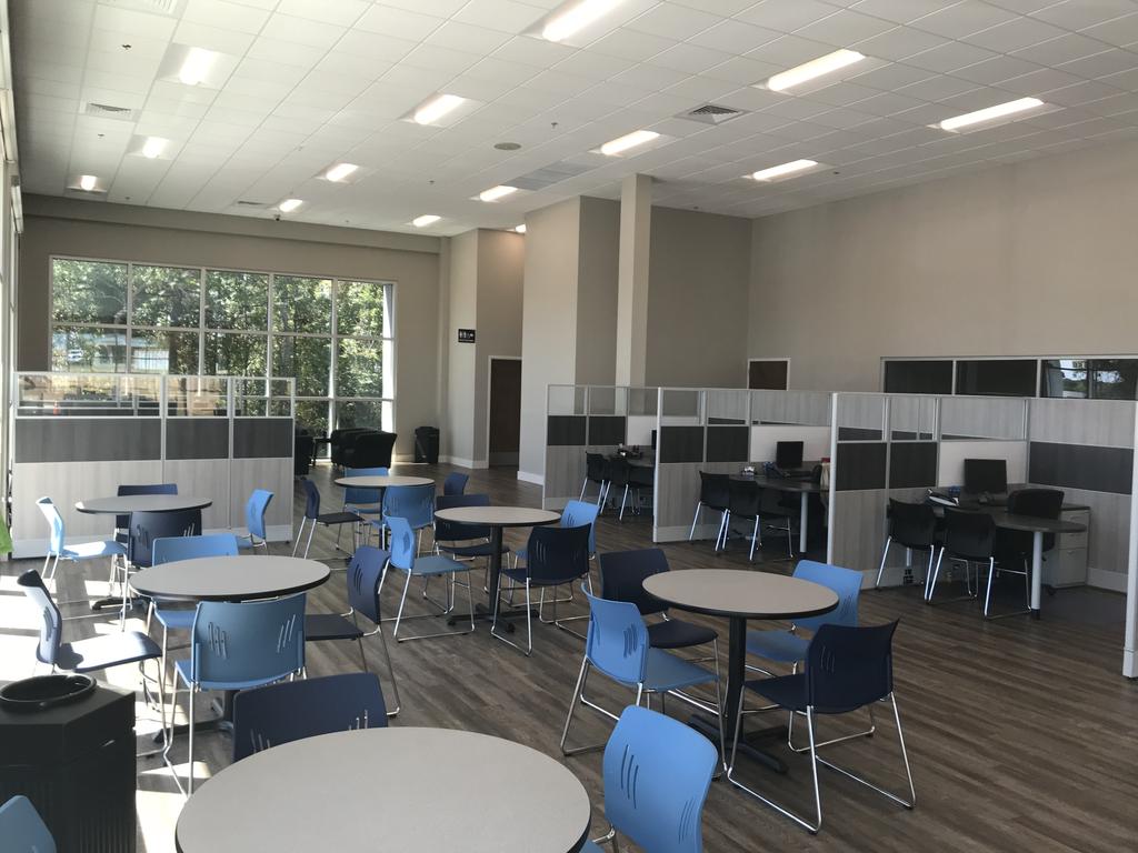 Dealership gallery photo 2