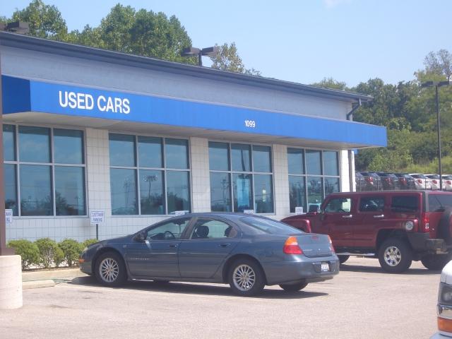 Dealership gallery photo 5