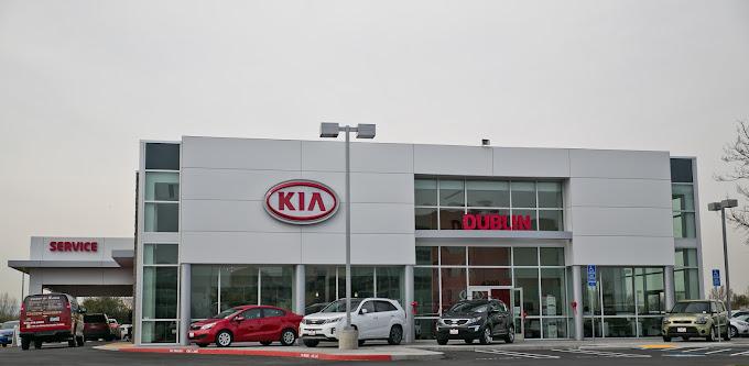 Dealership gallery photo 1