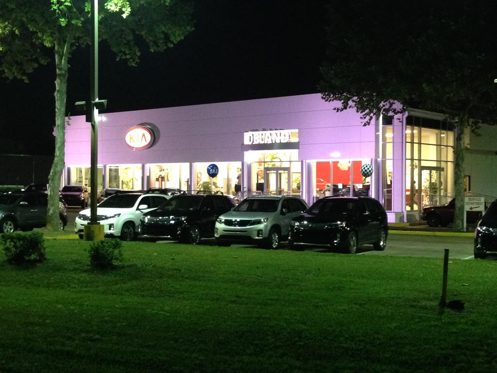 Dealership gallery photo 1