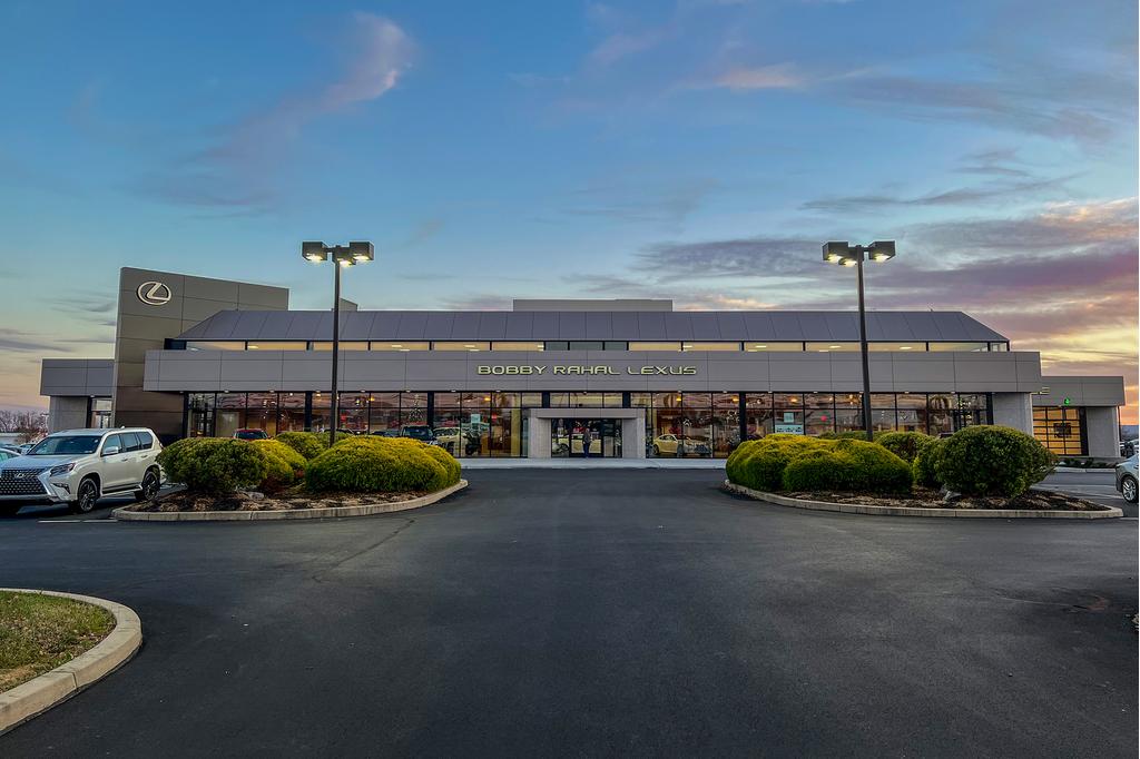 Dealership gallery photo 1