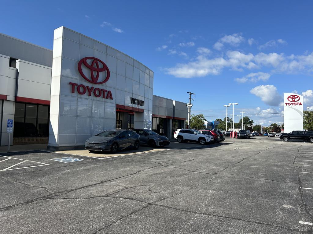 Dealership gallery photo 1