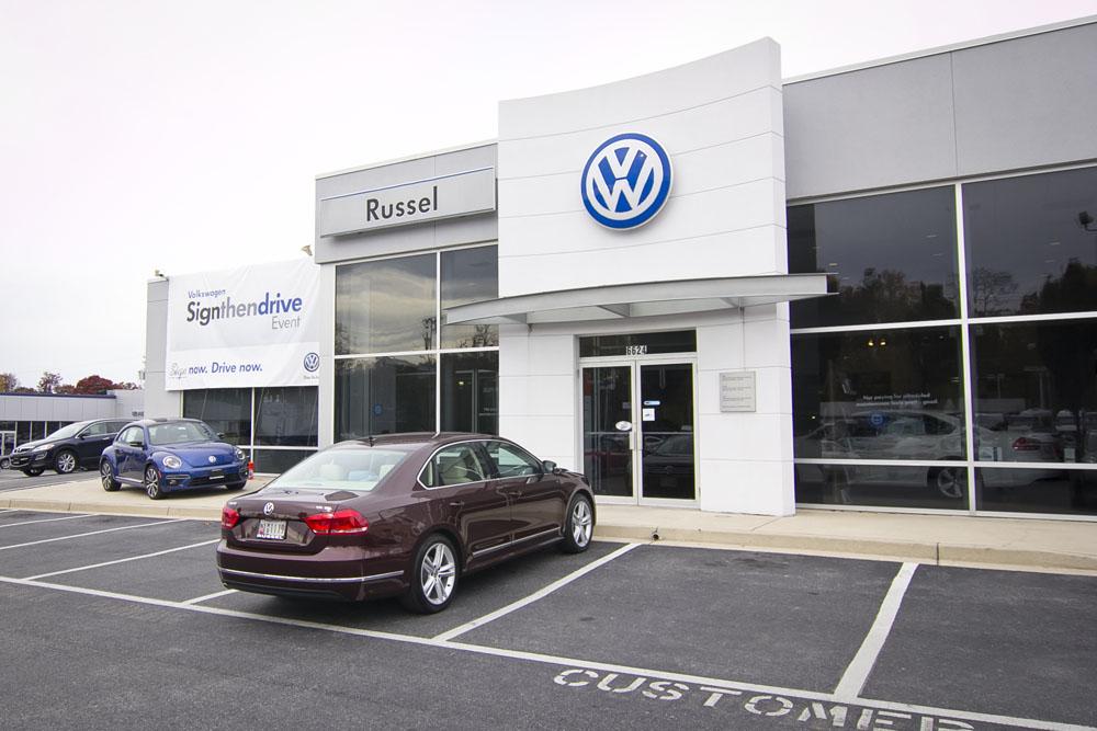 Dealership gallery photo 1