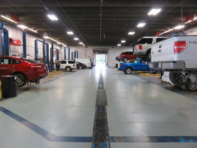 Dealership gallery photo 4