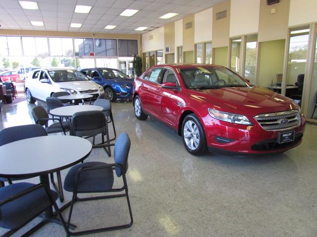 Dealership gallery photo 11