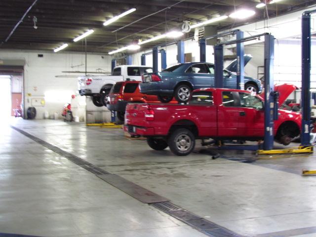 Dealership gallery photo 9