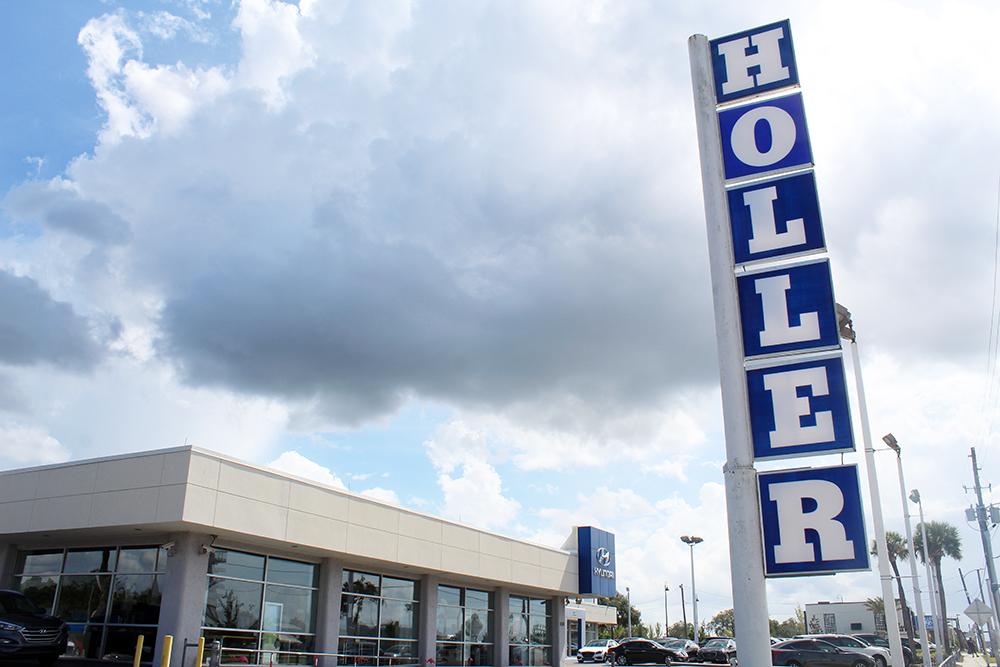 Dealership gallery photo 1