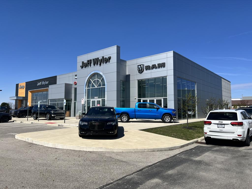 Dealership gallery photo 1