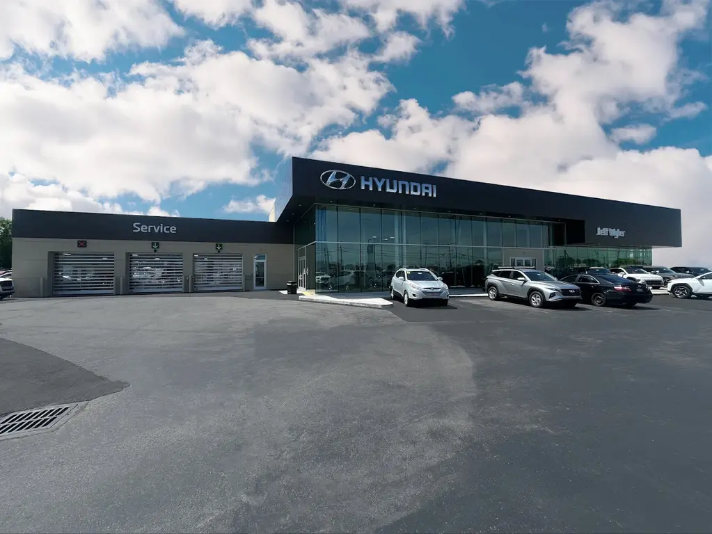 Dealership gallery photo 1