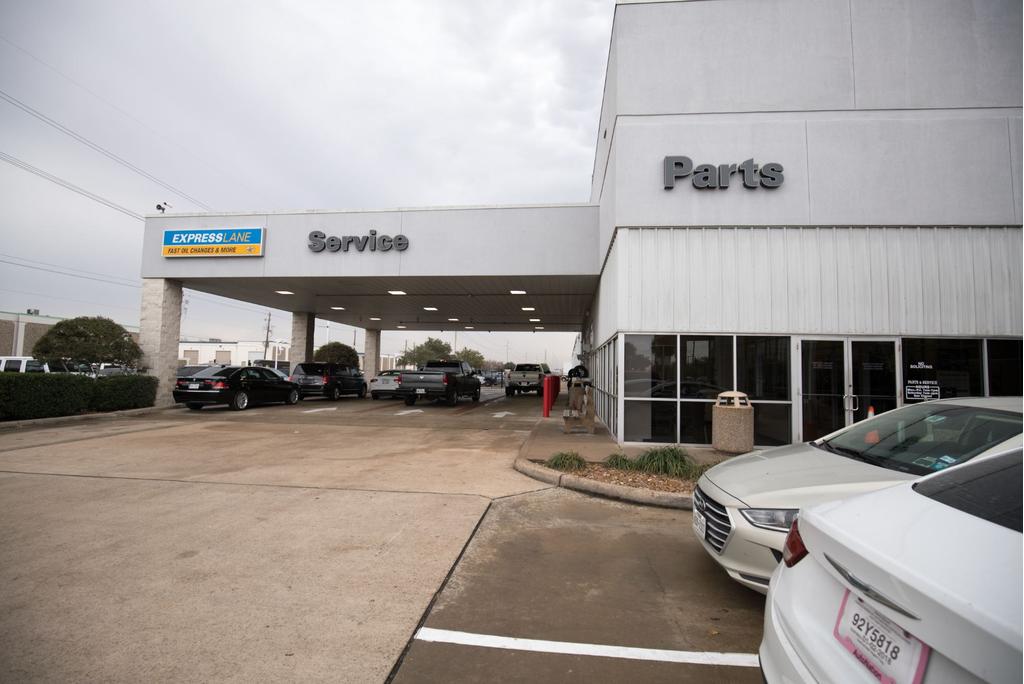 Dealership gallery photo 6