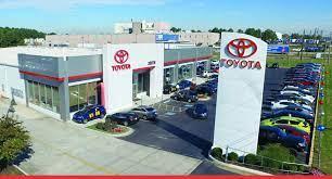 Dealership gallery photo 1