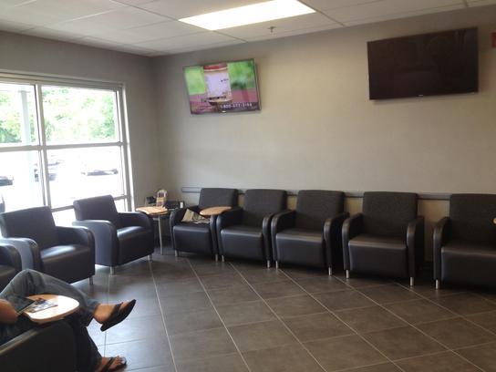 Dealership gallery photo 7