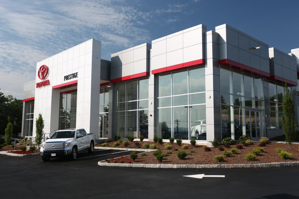 Dealership gallery photo 1