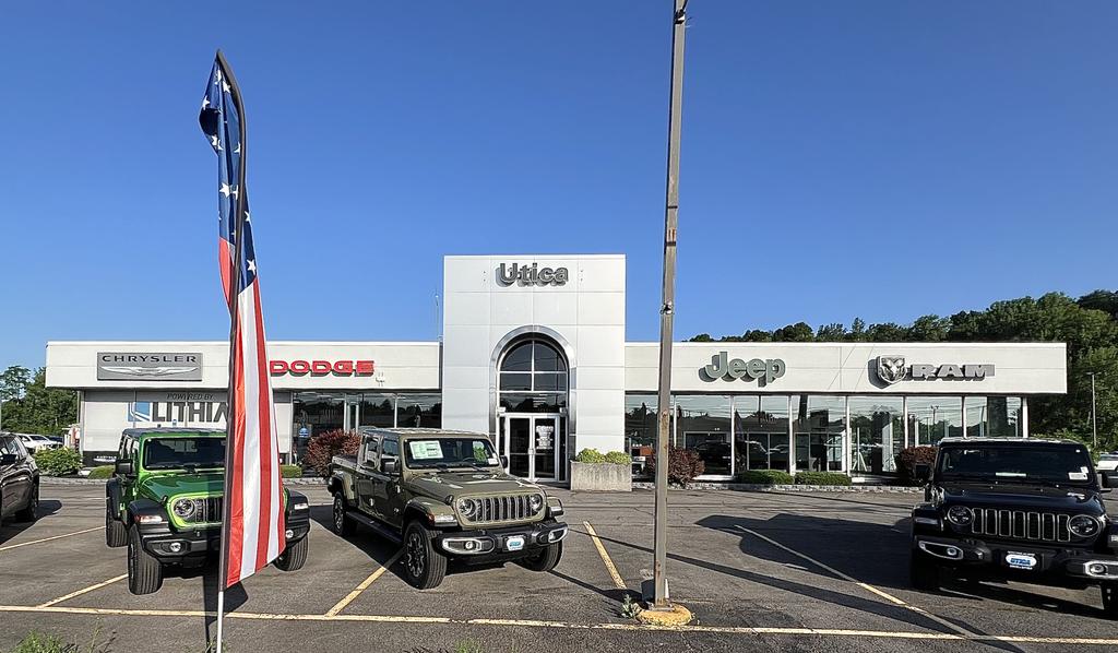 Dealership gallery photo 1