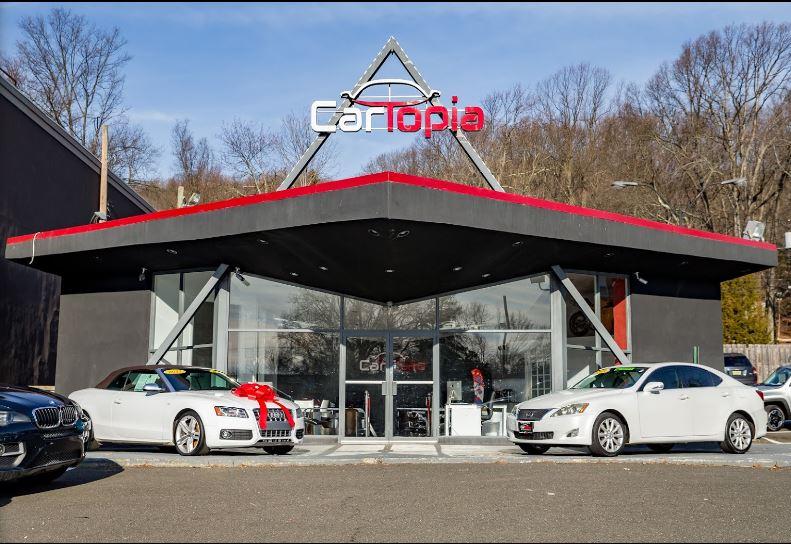 Dealership gallery photo 1