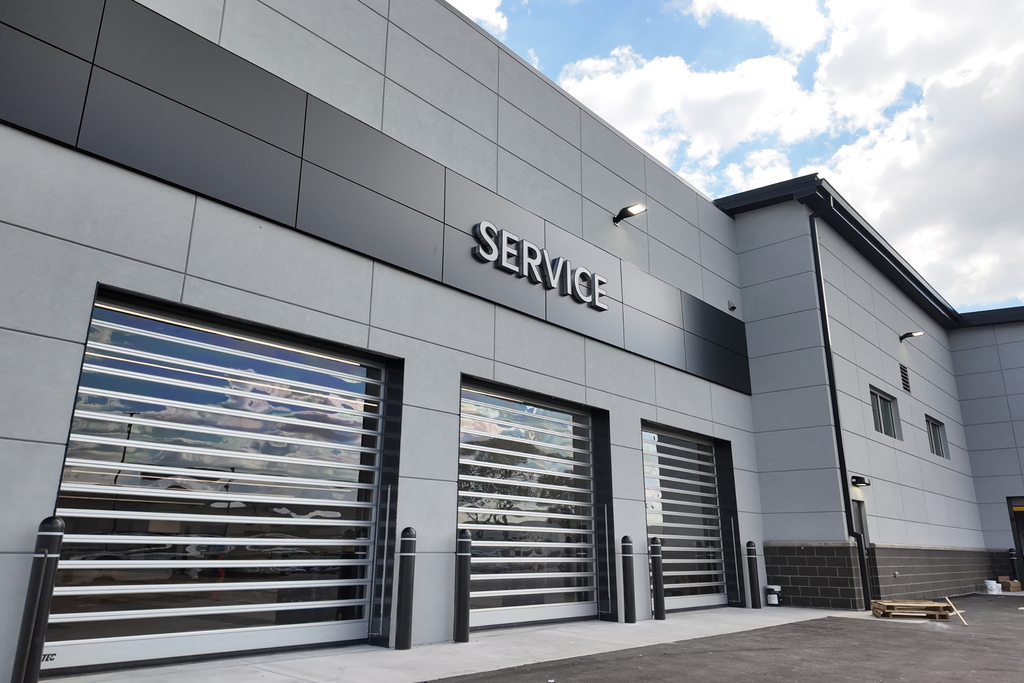 Dealership gallery photo 1