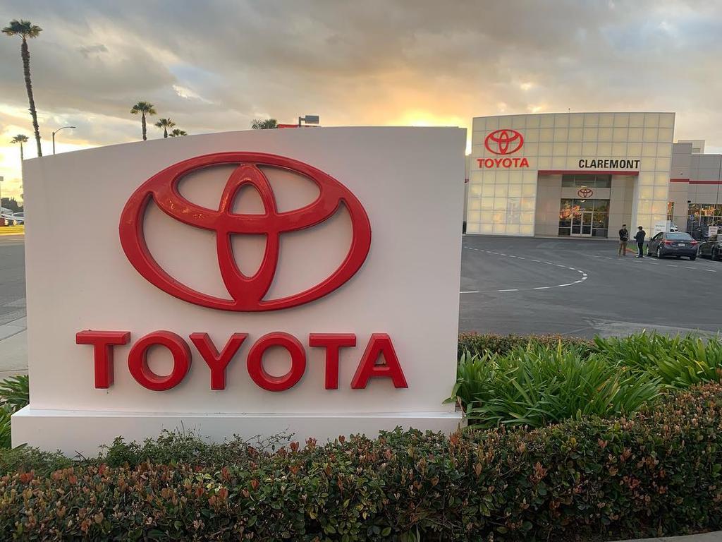 Dealership gallery photo 1