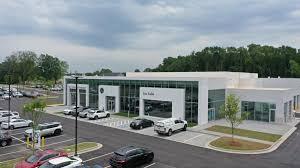 Dealership gallery photo 1