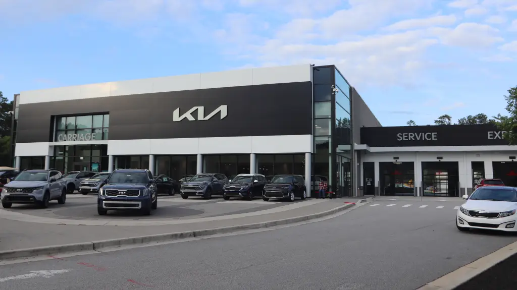 Dealership gallery photo 1