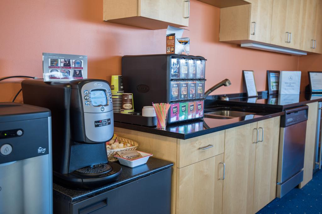 Dealership gallery photo 7