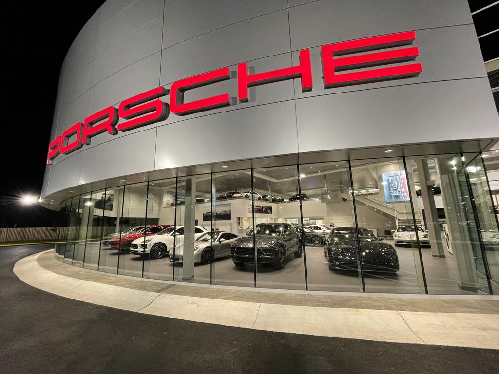 Dealership gallery photo 1