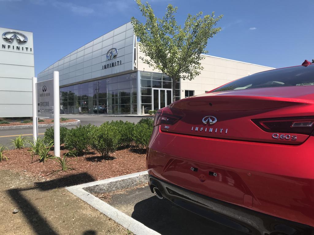 Dealership gallery photo 1