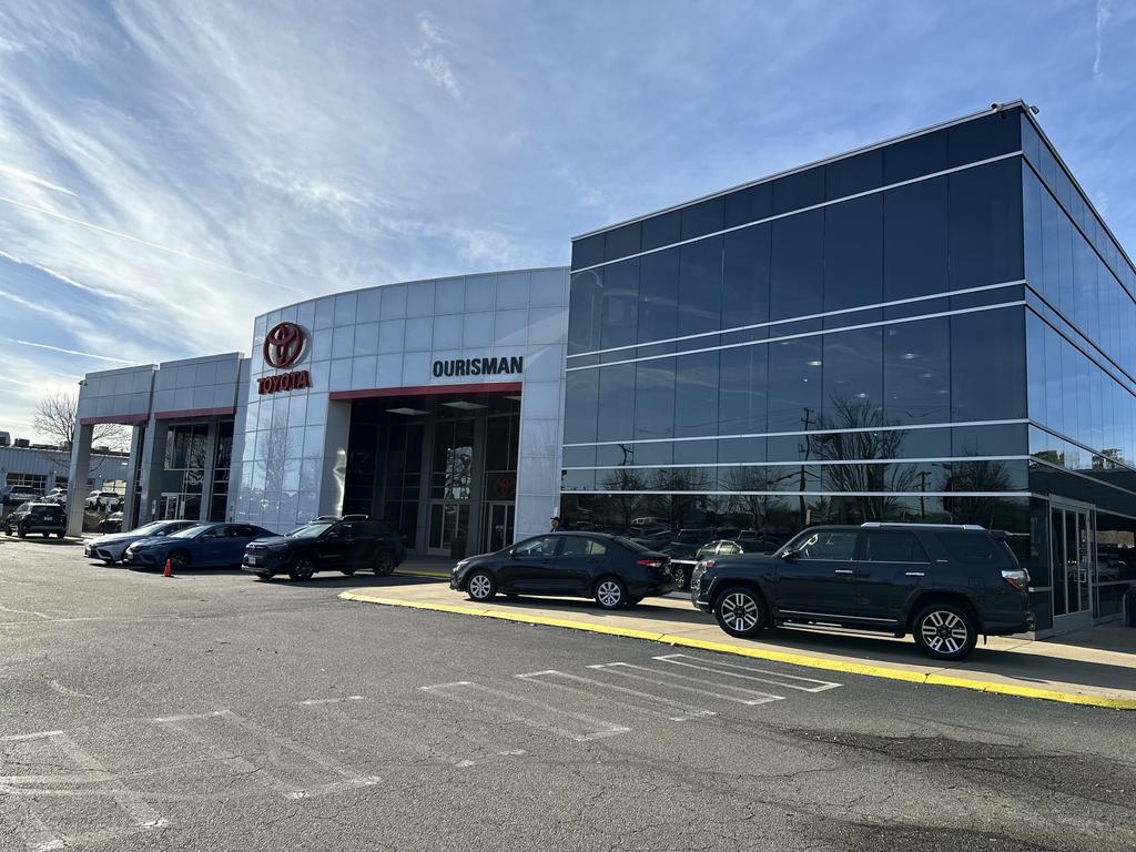 Dealership gallery photo 1