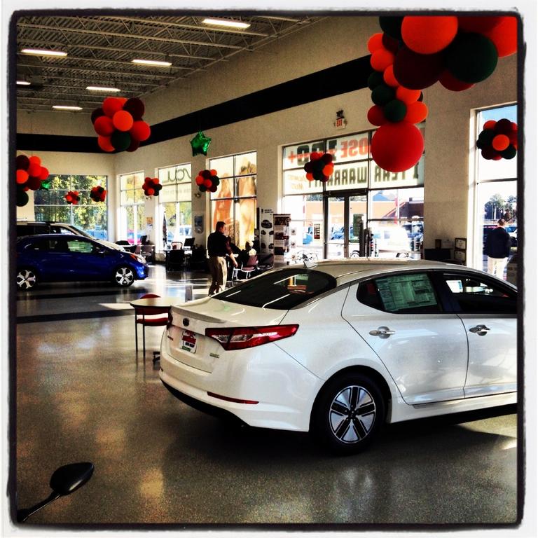 Dealership gallery photo 1