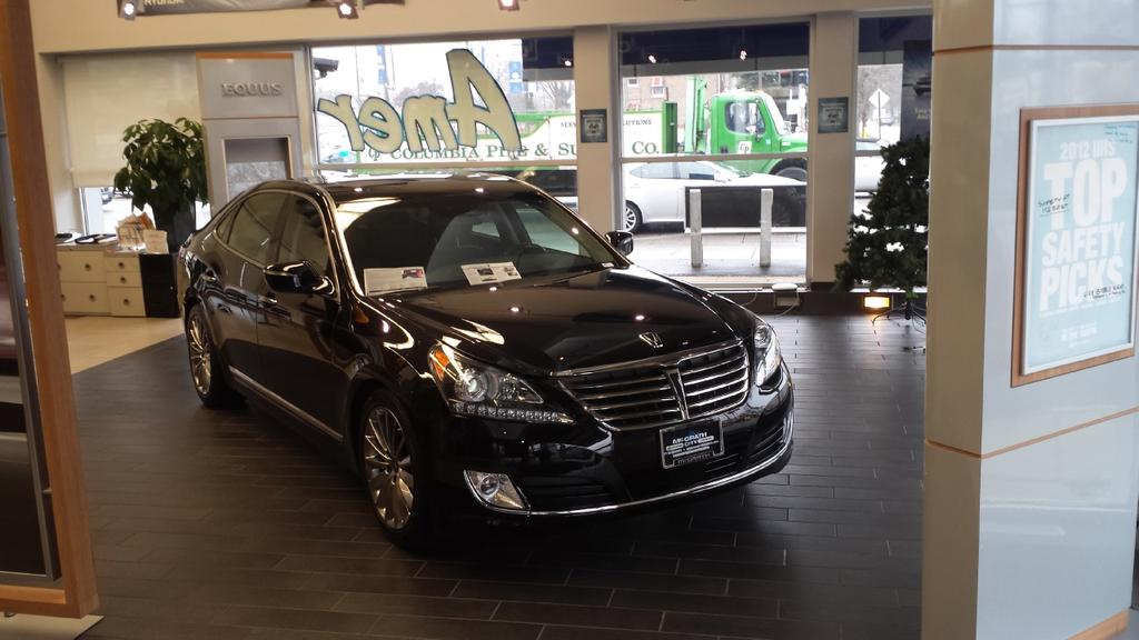 Dealership gallery photo 5